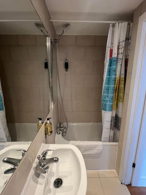 Imperial Hogarth Road Apartment -4Th Floor ลอนดอน ภายนอก รูปภาพ